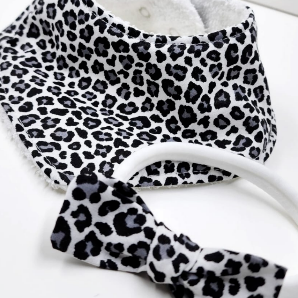 Le Petit Dodo Black Leopar  %100 Pamuk El Yapımı Bebek Salya Önlüğü ve Saç Bandı – 0‑24 Ay