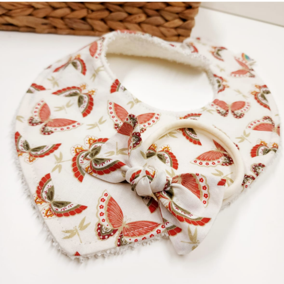 Butterfly %100 Pamuk Mama Önlüğü ve Saç Bandı – 0‑24 Ay El Yapımı, Emici ve Yumuşak