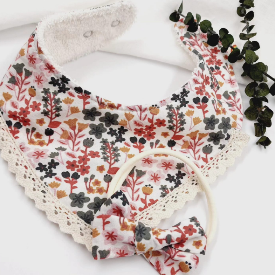 Charlotte Fistolu Bebek Önlüğü ve Saç Bandı