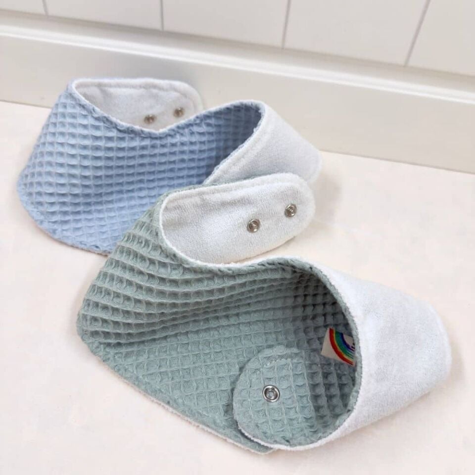 2'li Su Geçirmez Blue Green  El Yapımı Bebek Salya Önlüğü – 0‑24 Ay