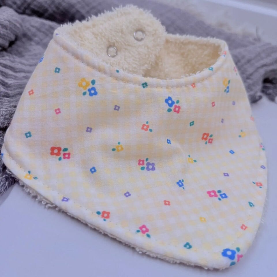 Daisi  %100 Pamuk El Yapımı Bebek Salya Önlüğü – 0‑24 Ay