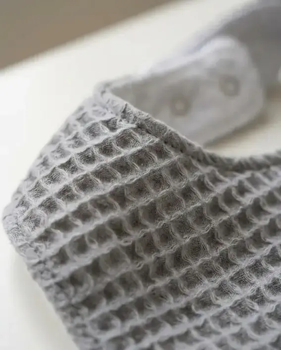 Le Petit Dodo Gri Su Geçirmez Mama Önlüğü